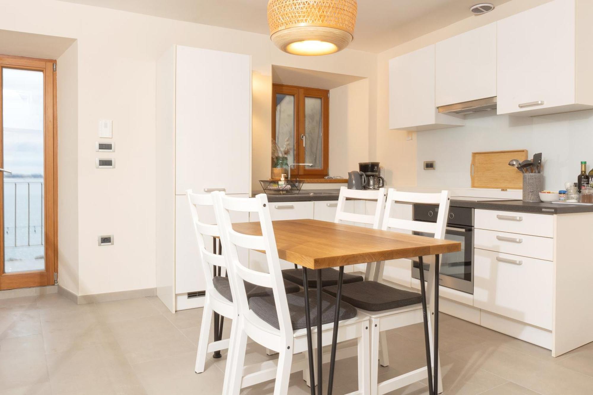 Seahouse Apartments Пиран Экстерьер фото