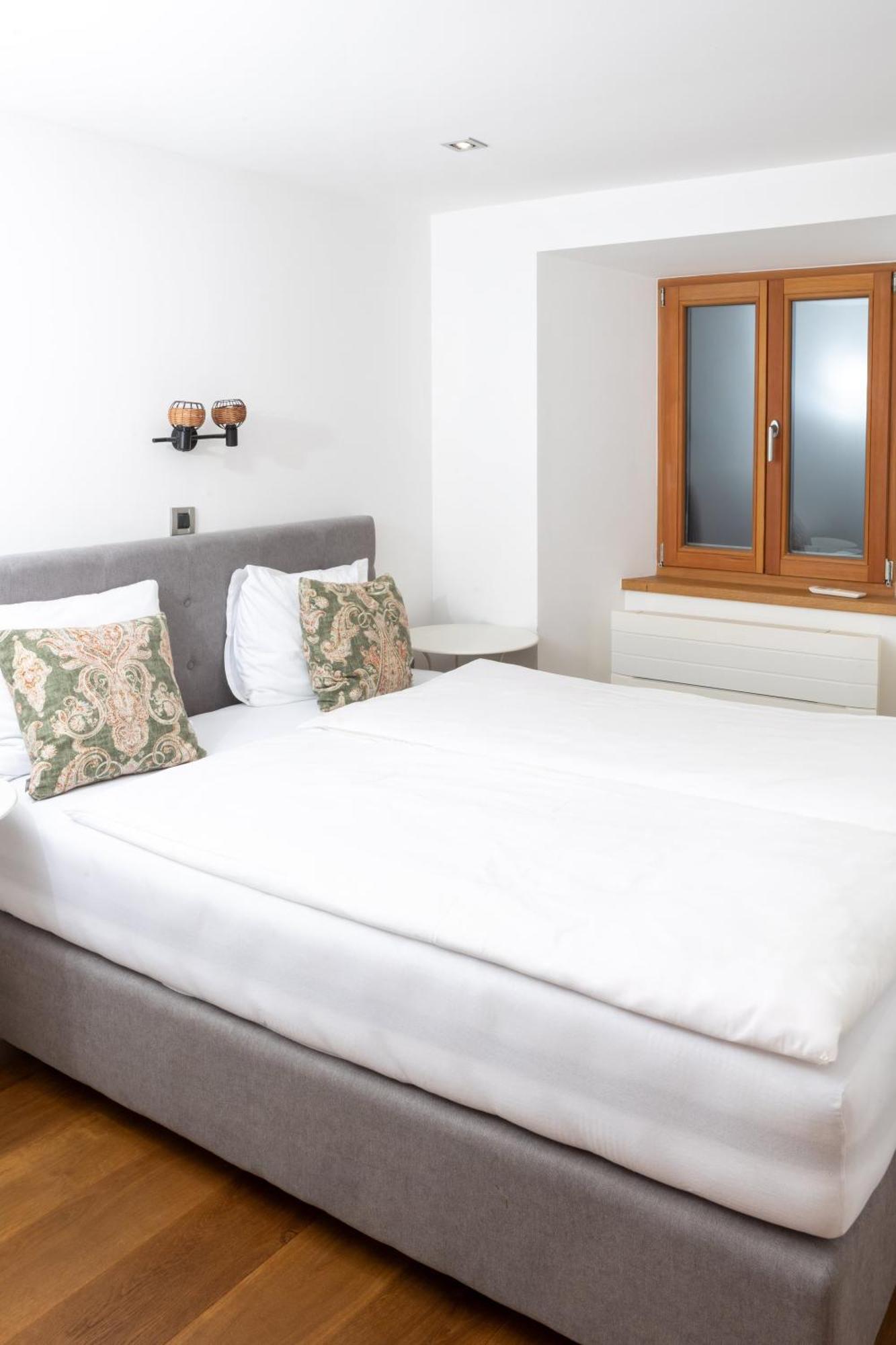 Seahouse Apartments Пиран Экстерьер фото